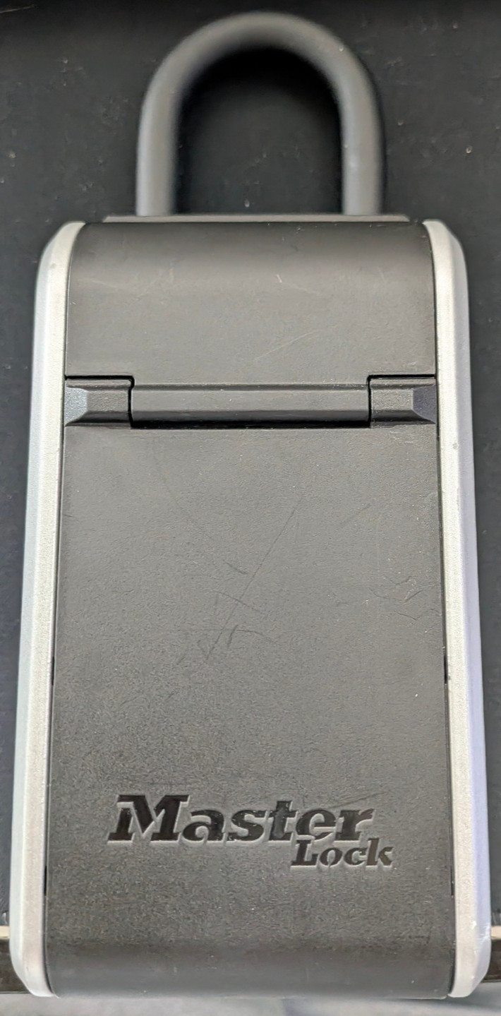 Master Lock 5480 Portable Key Lock Box 4-Digit Combination Key Safe