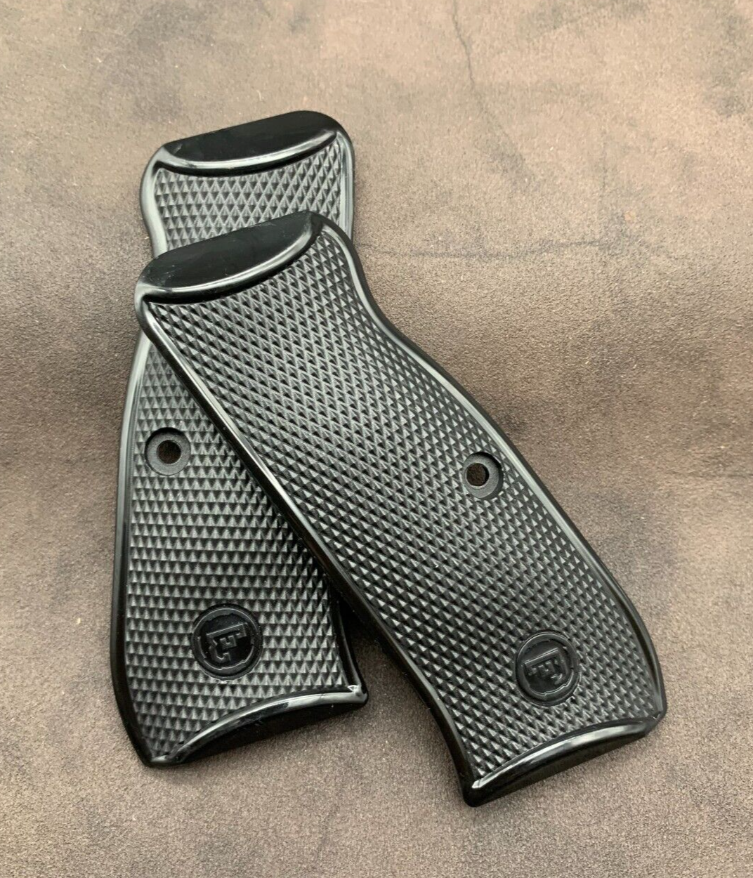 CZ 75 Full size Plastic Grips - Fits CZ 75, 75B, 75BD, 85, SP-01 models - Black