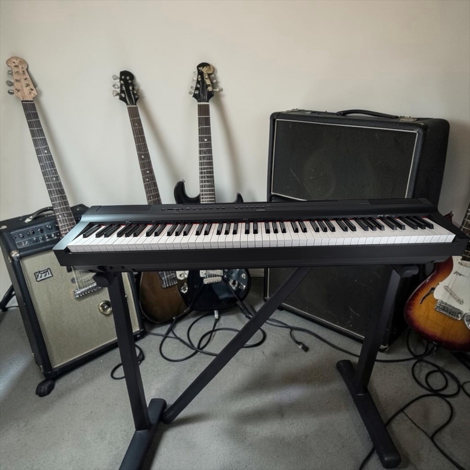 Yamaha P-125 88-Key Weighted Hammer Digital Piano - Black
