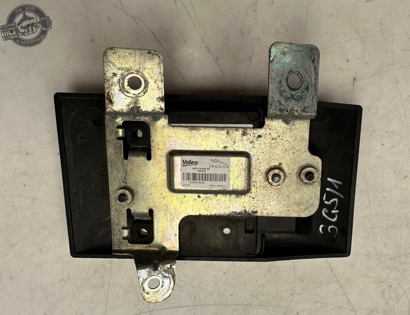 2016-2019 JAGUAR XE REAR RIGHT (PASSENGER SIDE) BLIND SPOT SENSOR CONTROL MODULE