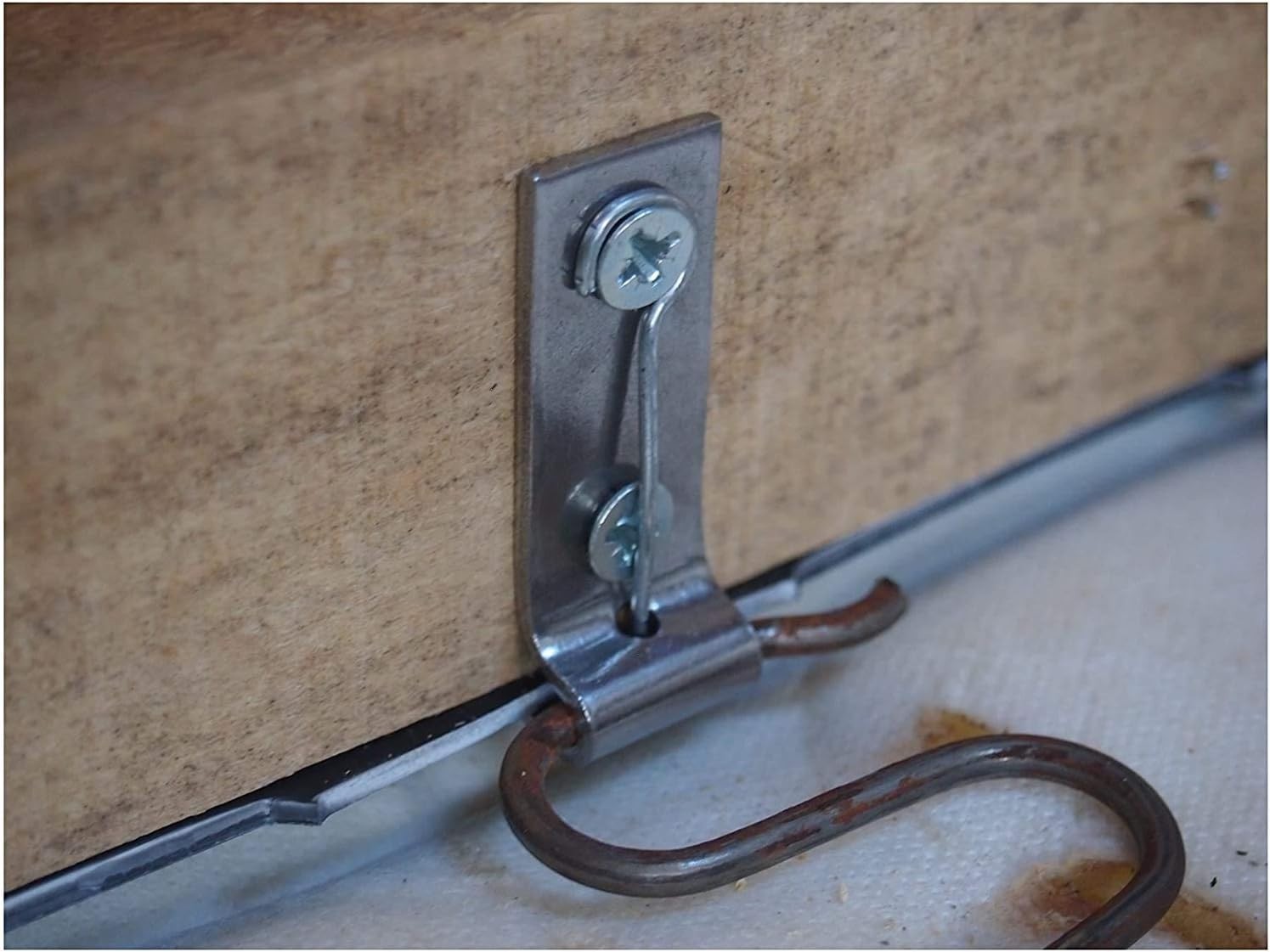 Sofa Savers: 2-Pack Zig Zag Spring Repair Brackets with Screw Kit & Instructions