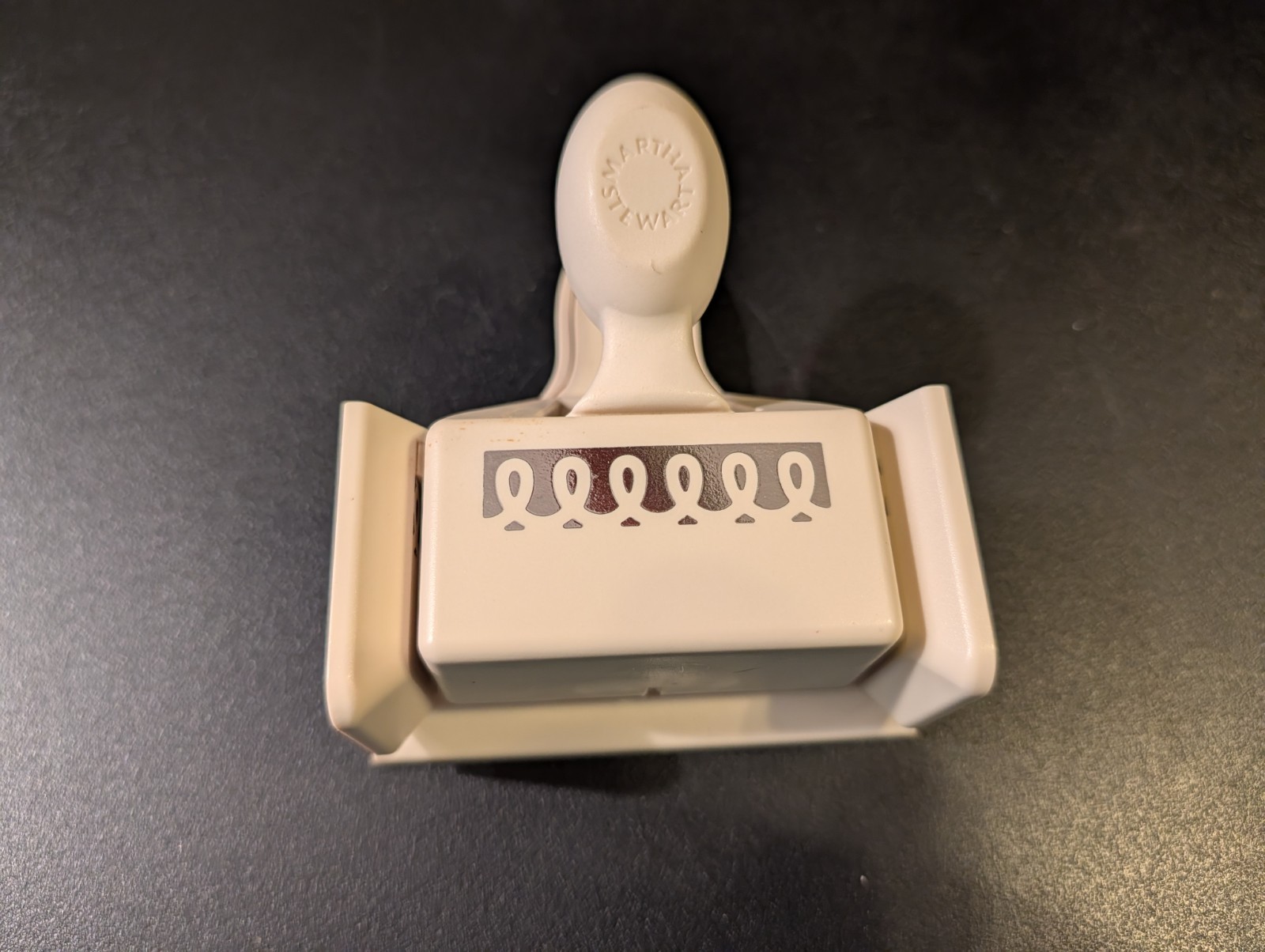 Martha Stewart Border Punch, Loops