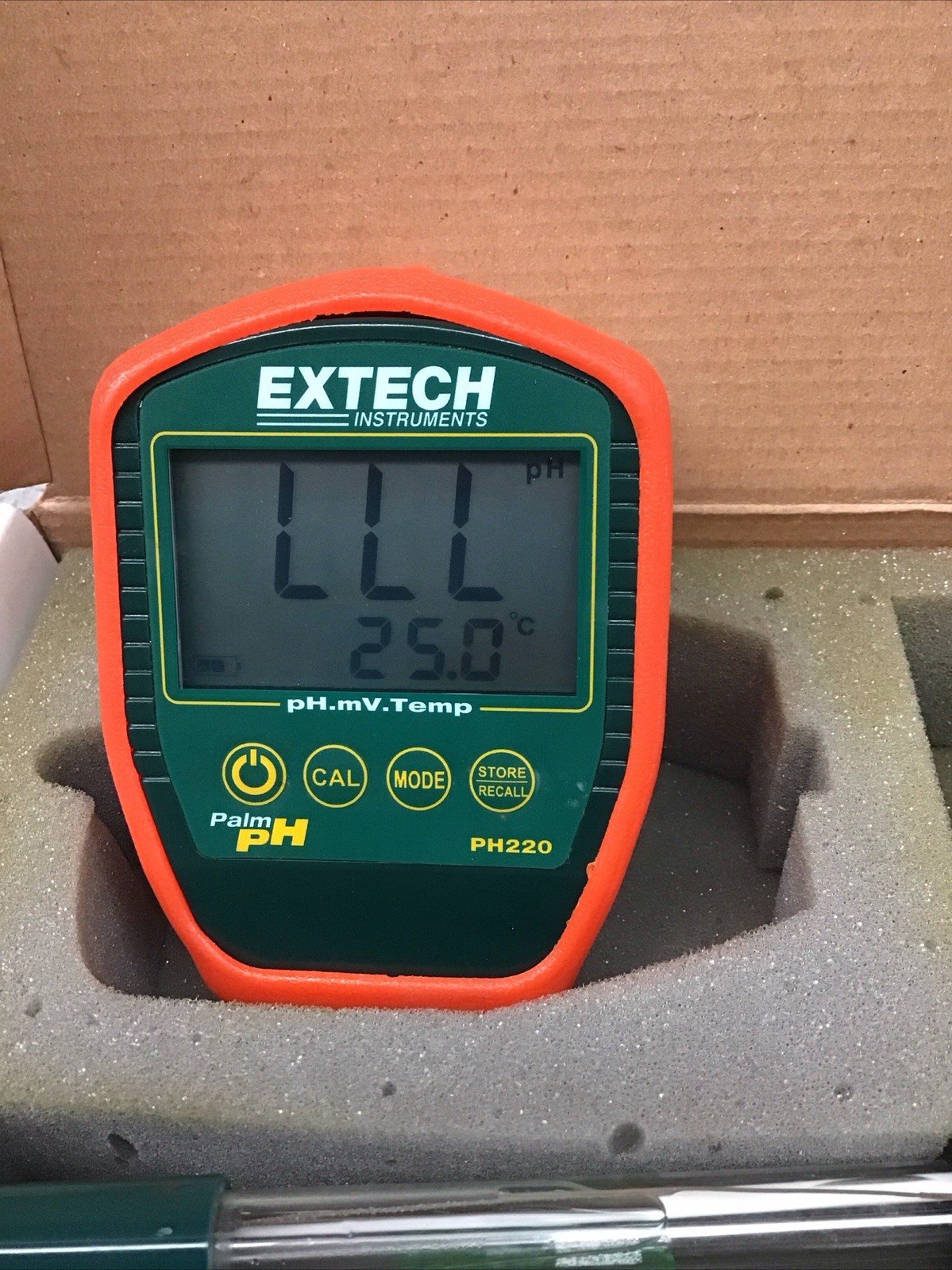 EXTECH PH220 Waterproof Palm pH Meter w/ Electrode Tested Works C-5