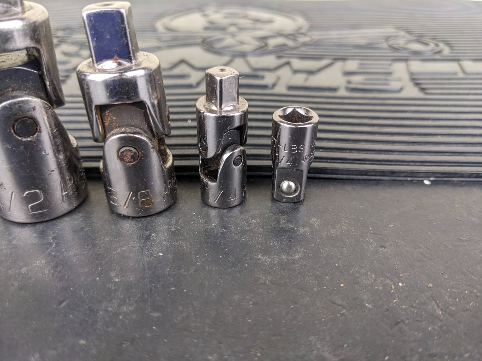 #ax037 Armstrong Tools USA 4pc Universal Joint Socket Adapter Set