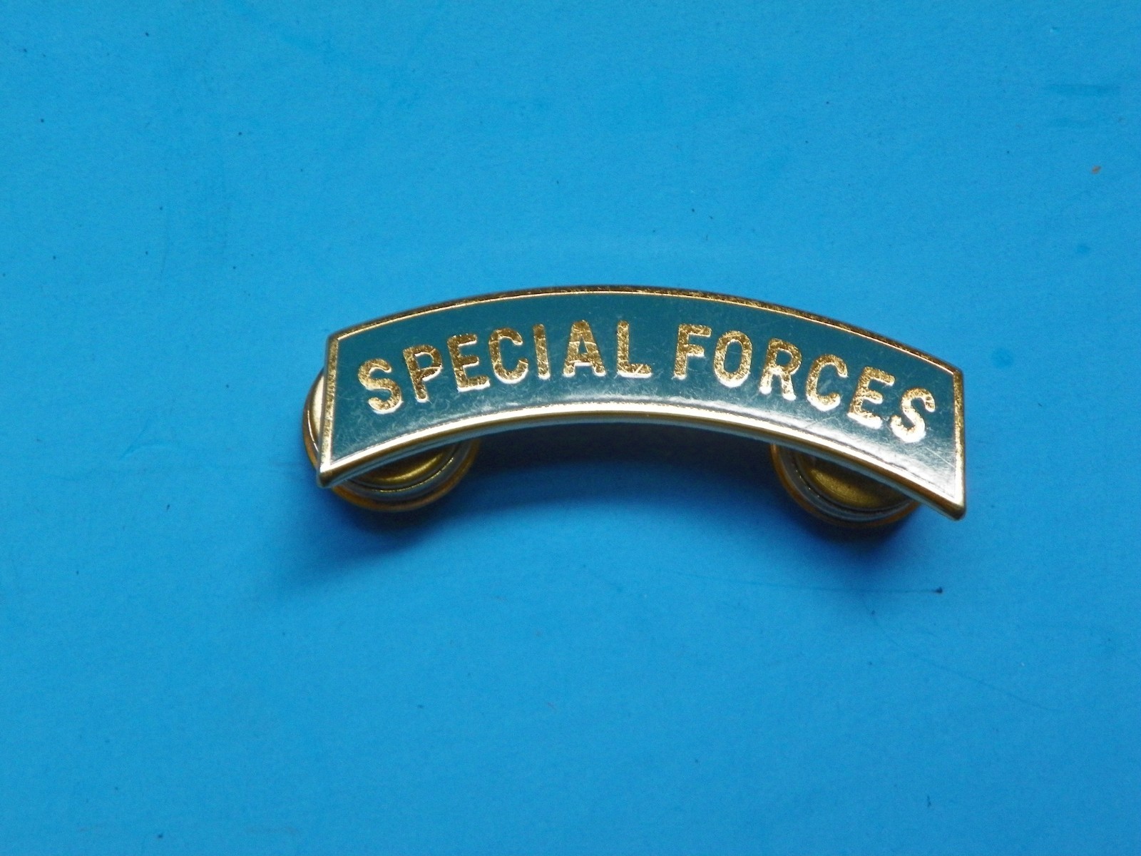 VIETNAM ORIGINAL  U.S. 1 5/8" ROCKER  "SPECIAL FORCES" INSIGNIA-MAKER MARKED
