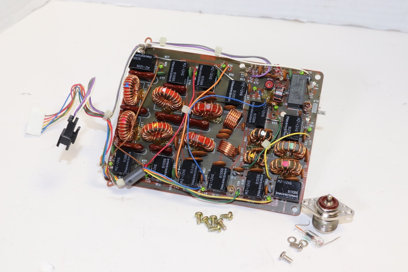 ICOM - IC-735 TRANSCEIVER - PA UNIT FILTER BOARD / 1011C - w/FASTENERS