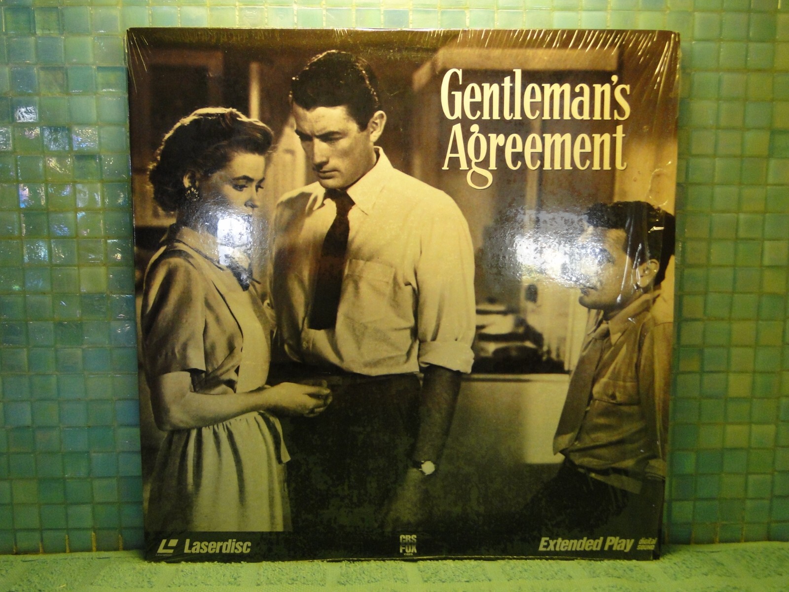 Gentleman's Agreement Gregory Peck Extended Play Laserdisc -EXTRA LDs SHIP FREE
