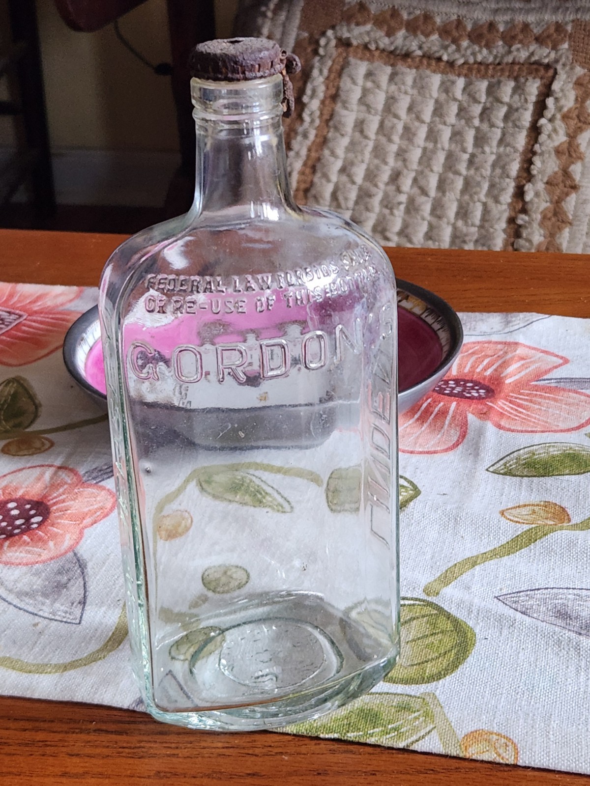 VTG GORDENS EMBOSSED GLASS LIQUOR BOTTLE LINDEN N.J. 50s