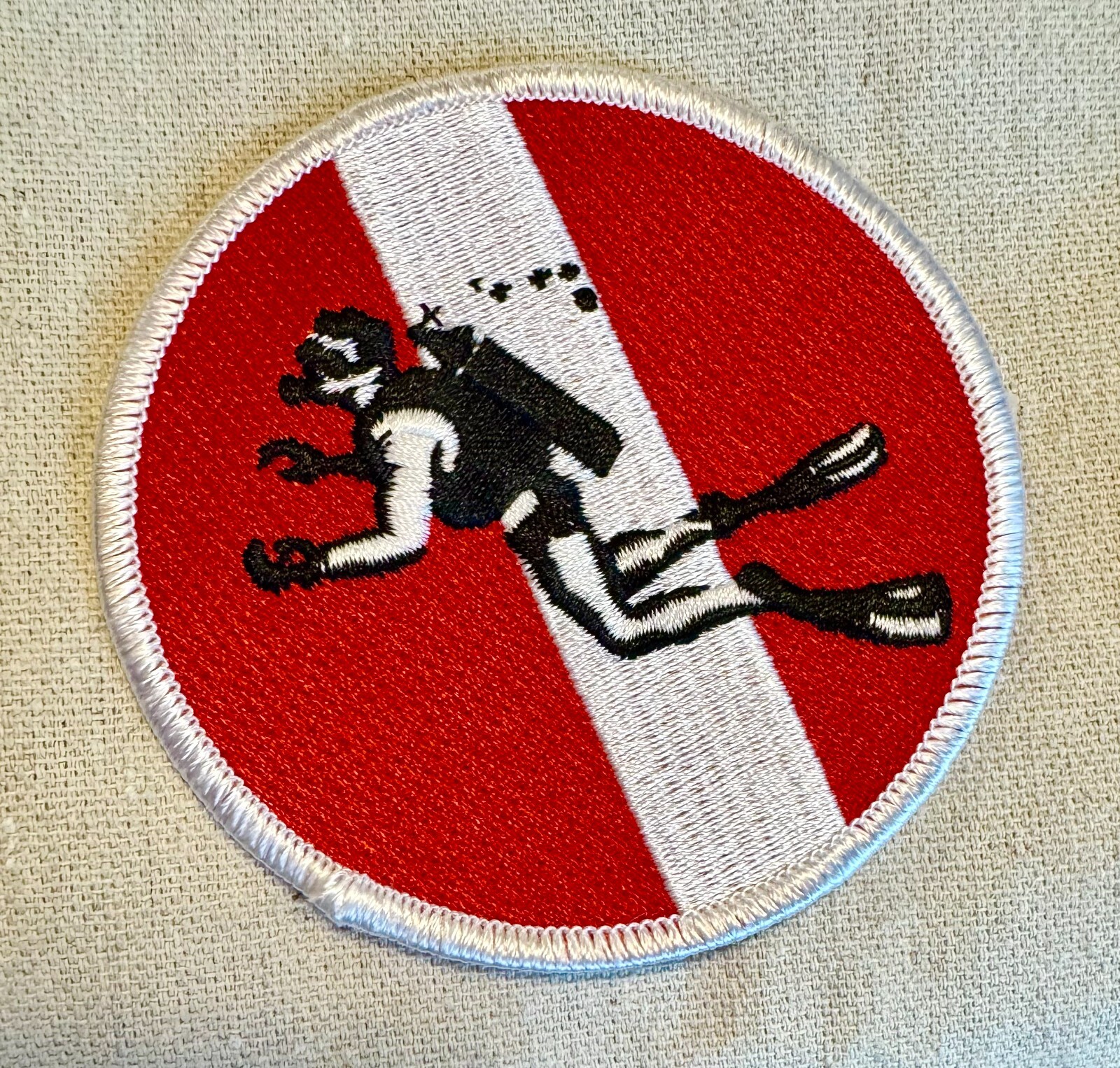 SCUBA DIVING EMBROIDERED IRON-ON DIVE PATCH skin diver down emblem bubbles NEW