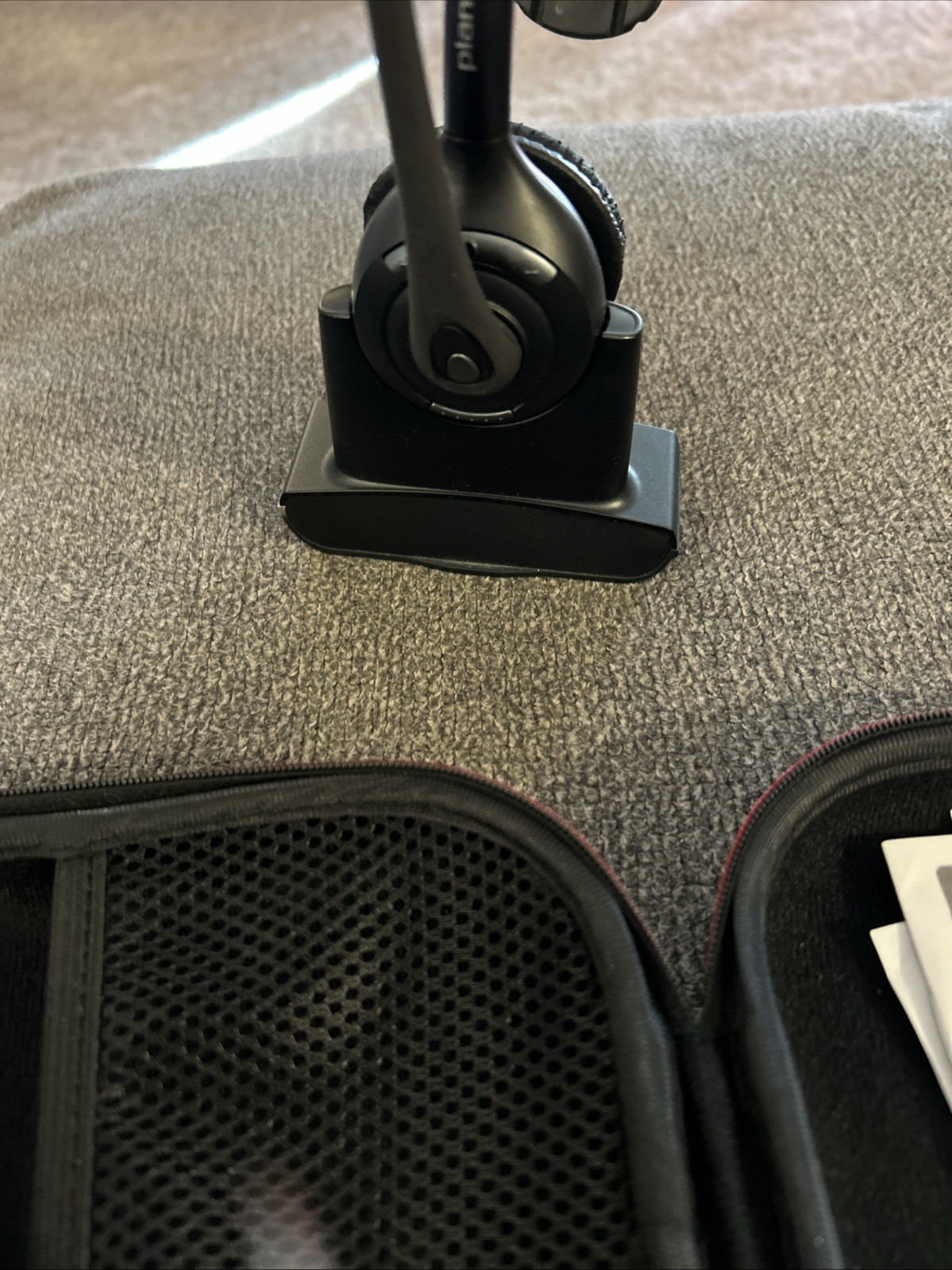 Plantronics Savi 410/420 Wireless Headset System with Case - EUC
