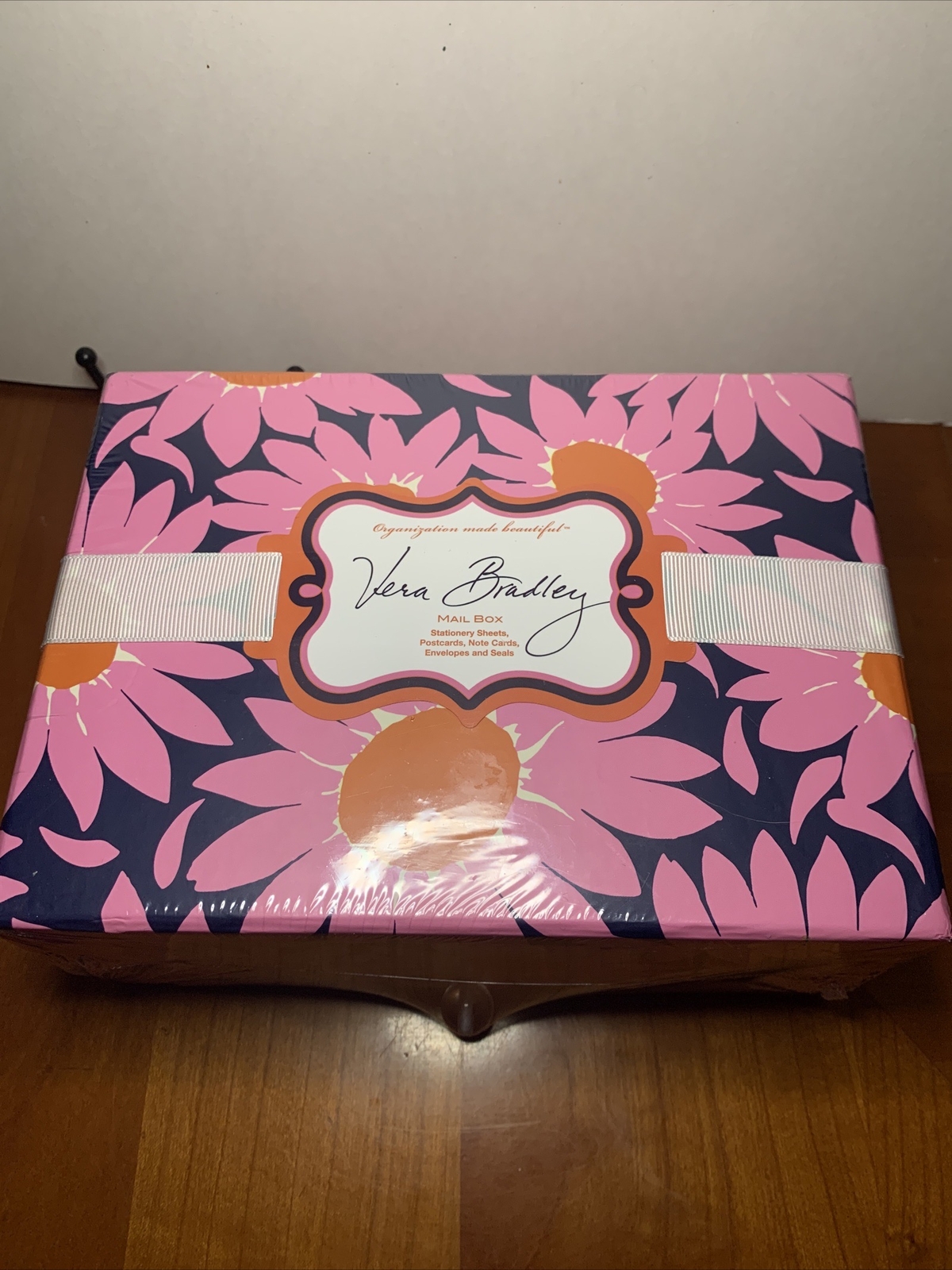 *NEW* VERA BRADLEY Mail Box - LOVES ME - Stationery Set in Sealed Storage Box