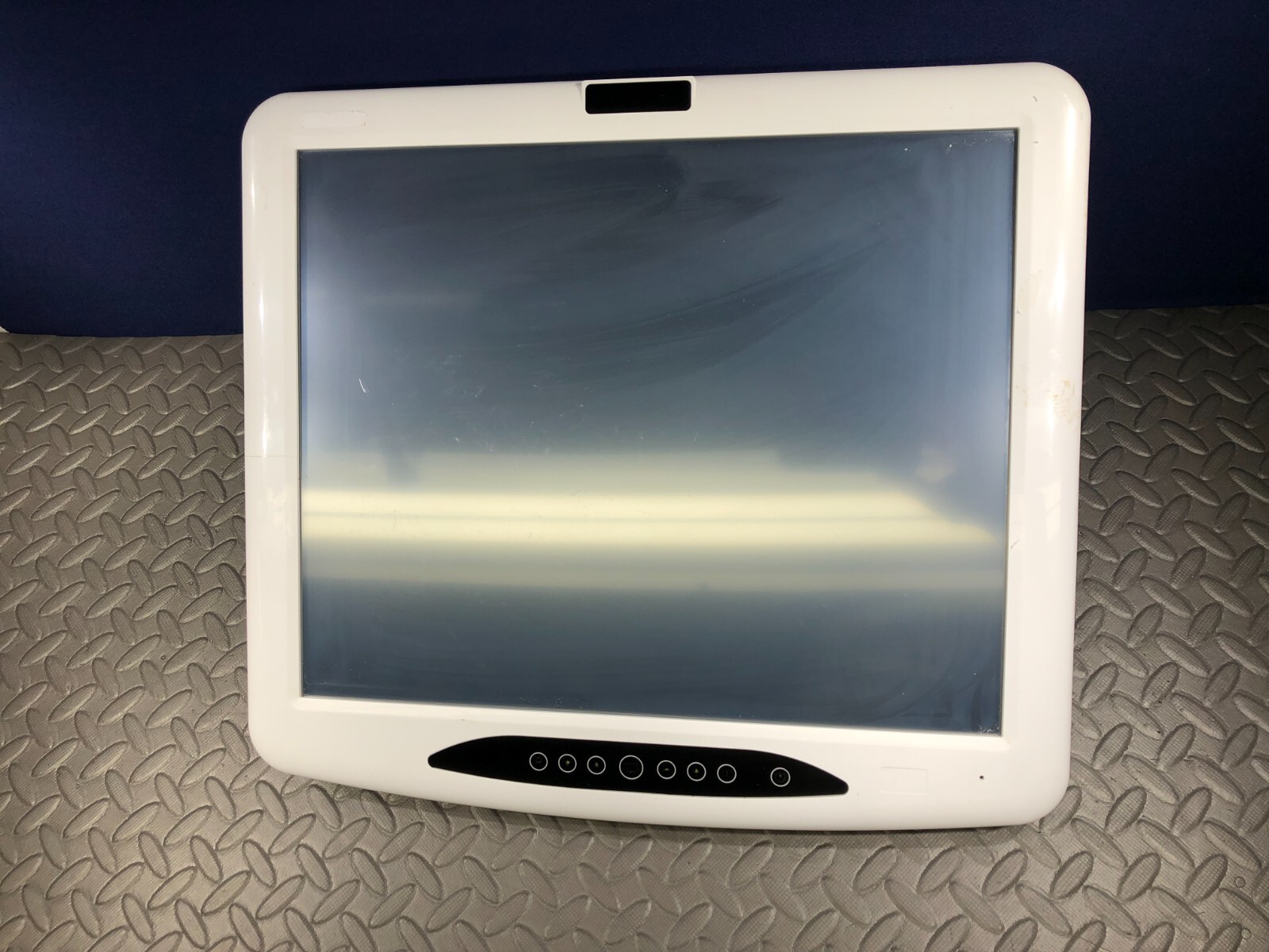 ARBOR M1922 19” Fanless Intel® Medical Station