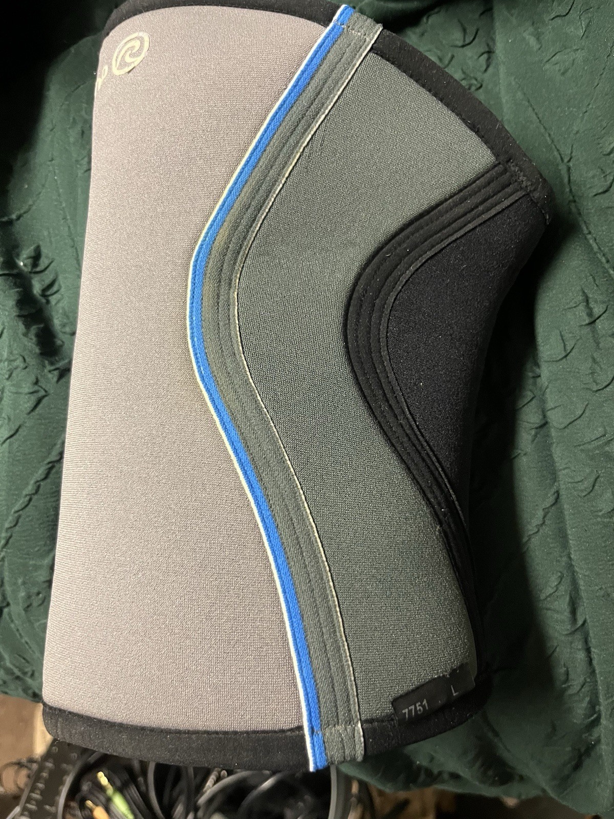 Rehband 7751 L RX 5mm Knee Sleeve-Solid Support For Varied Training Needs