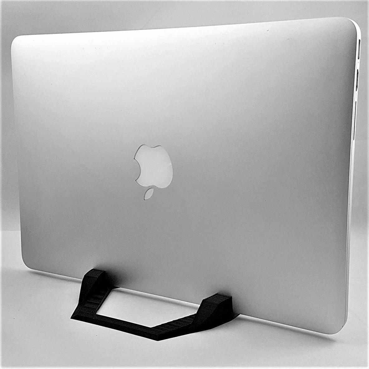 Macbook Retina Vertical Desk Stand Black : For Both 13" And 15" Retina Macbook P