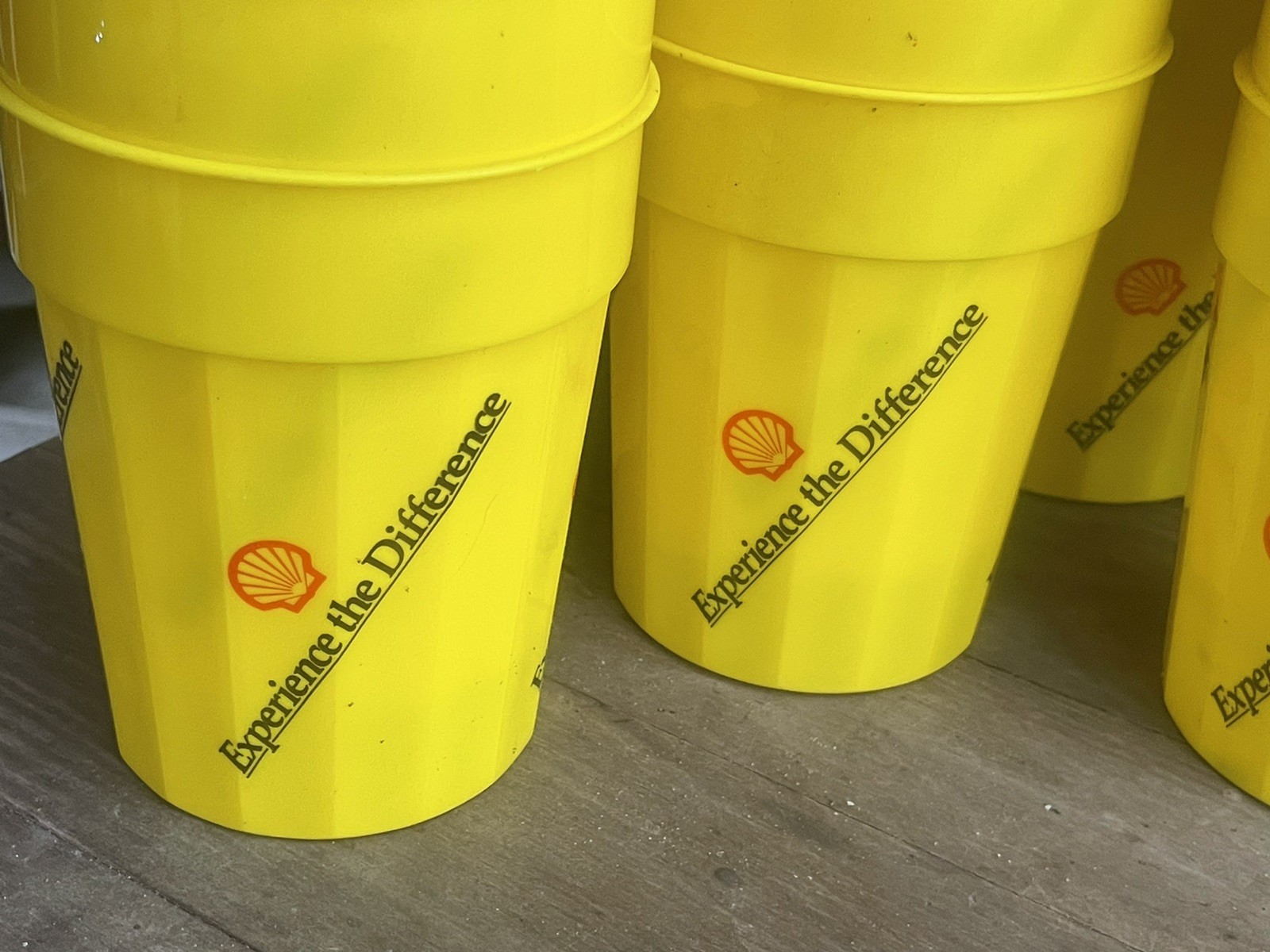 Lot 140 Vintage Shell Oil Gas Station Promotional Plastic Cups RARE ! Hard Find
