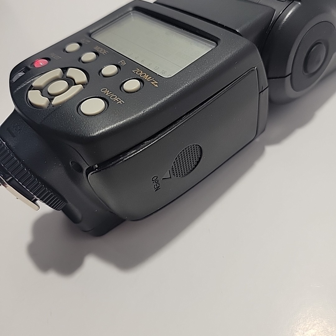 Yongnuo Speedlite YN-565EX Shoe Mount Flash For Nikon