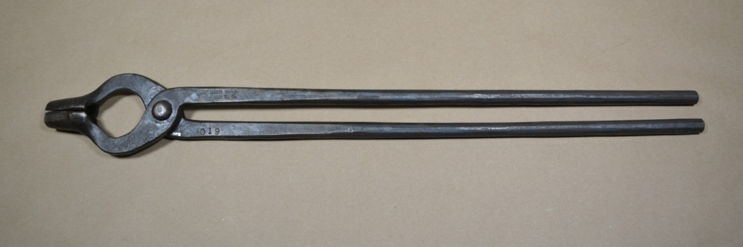 ROSE METAL INDUSTRIES - BLACKSMITH TONGS - CURVED LIP BOLT TONGS - 1/2" BOLT