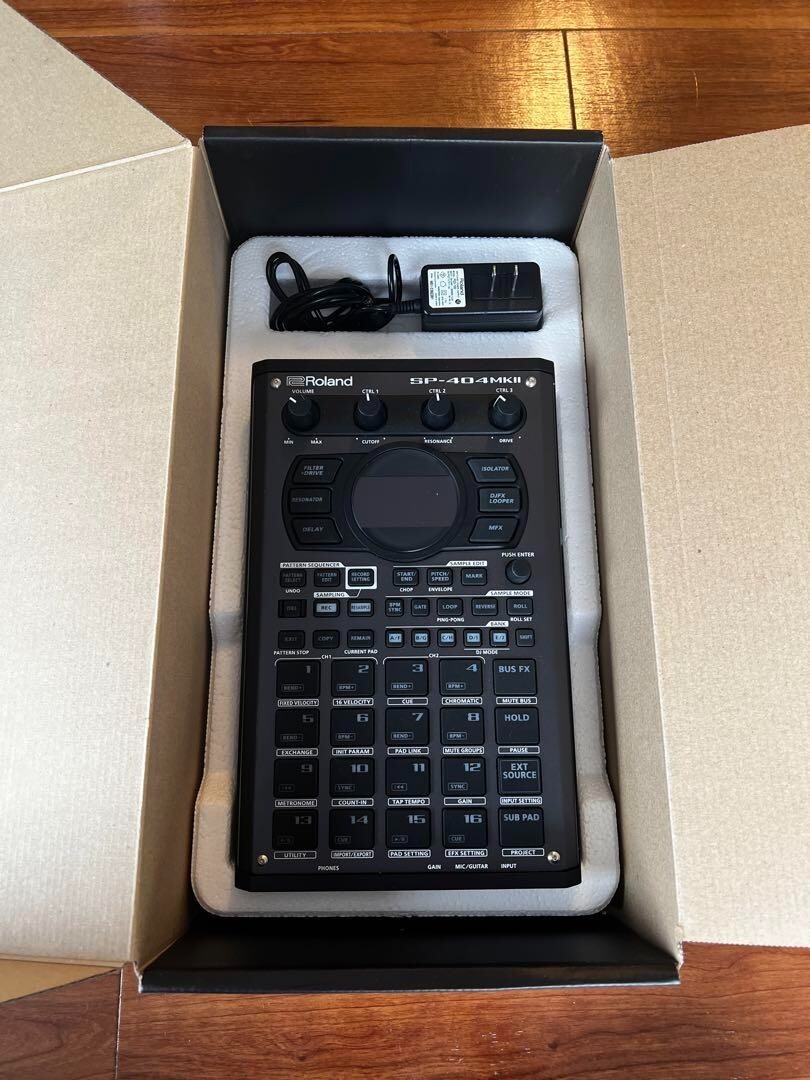 Roland SP-404 MK ⅡPortable Power Sampler Good Condition Test Completed