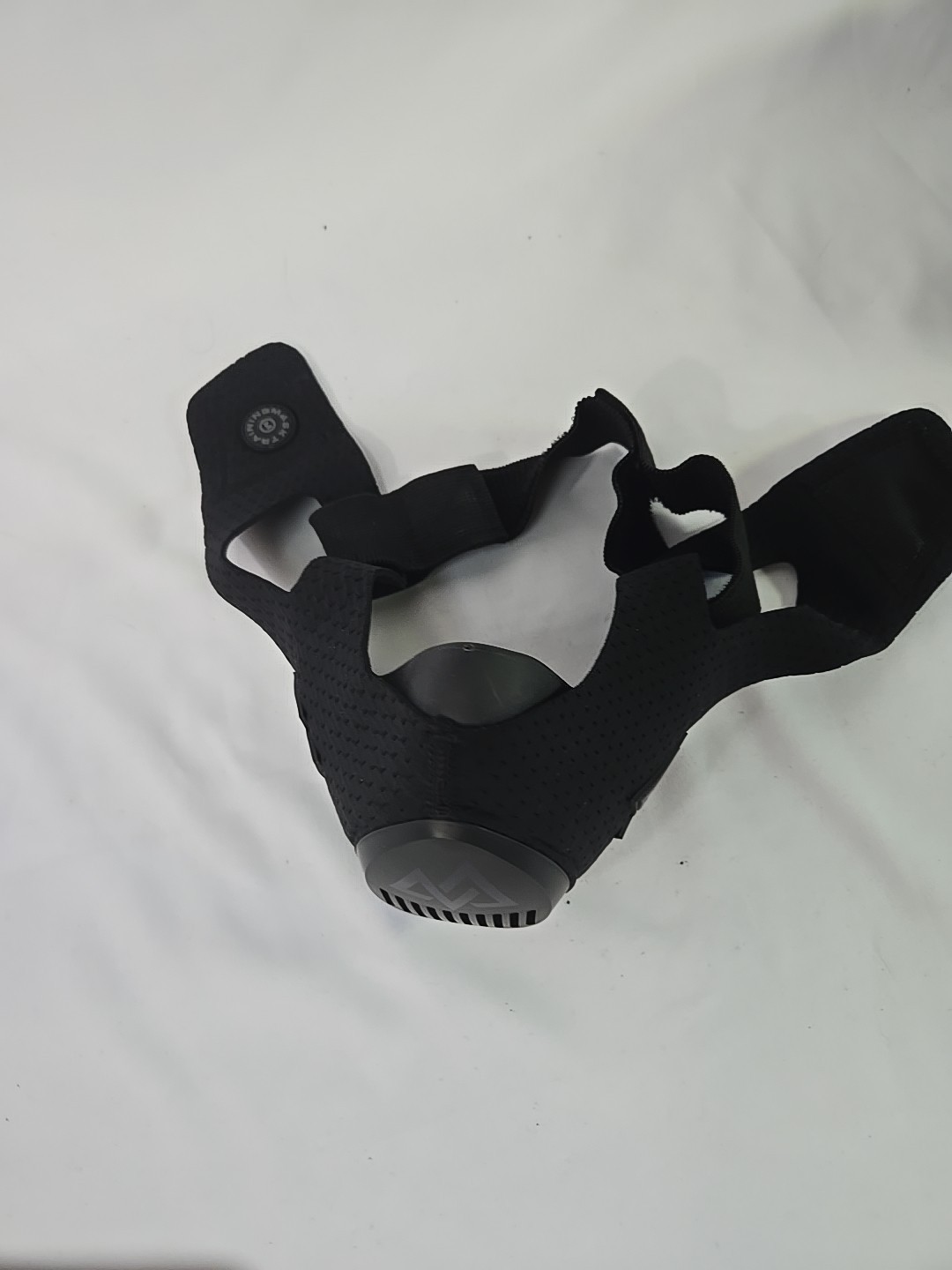 Training Mask 3.0 Face Mask, Medium WITH CASE- Black