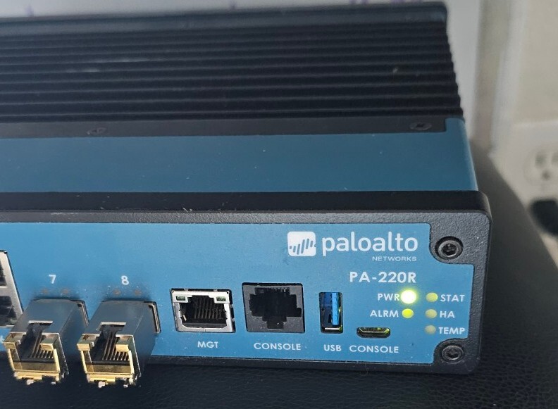Palo Alto PA-220R Firewall