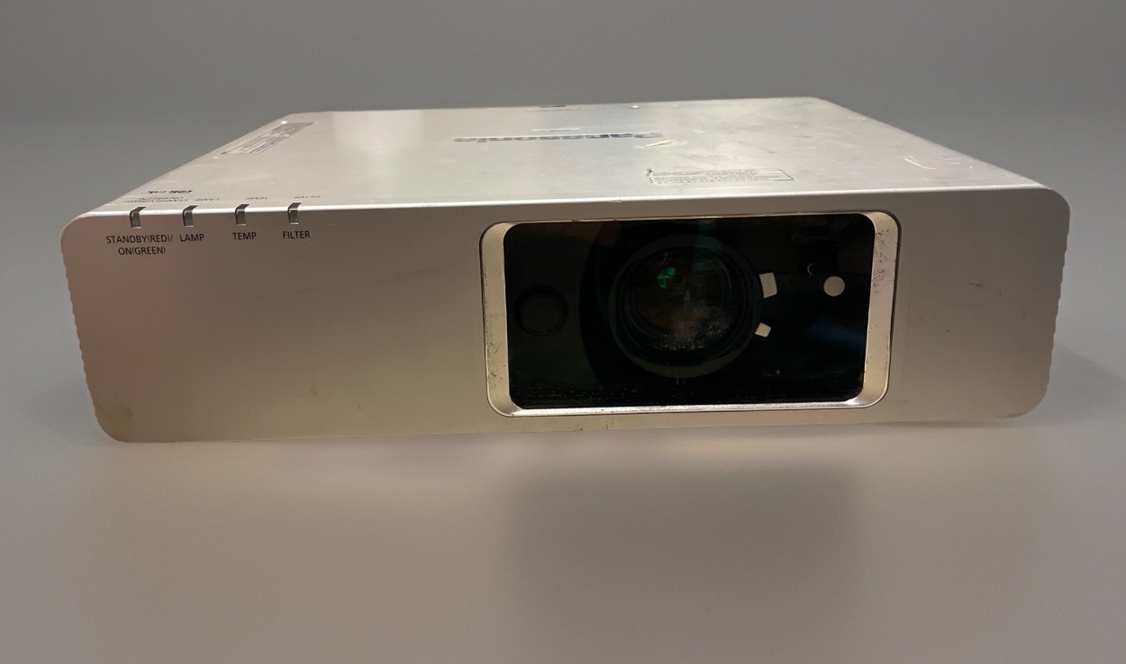 Panasonic PT-F300U XGA LCD Projector 91% Filter