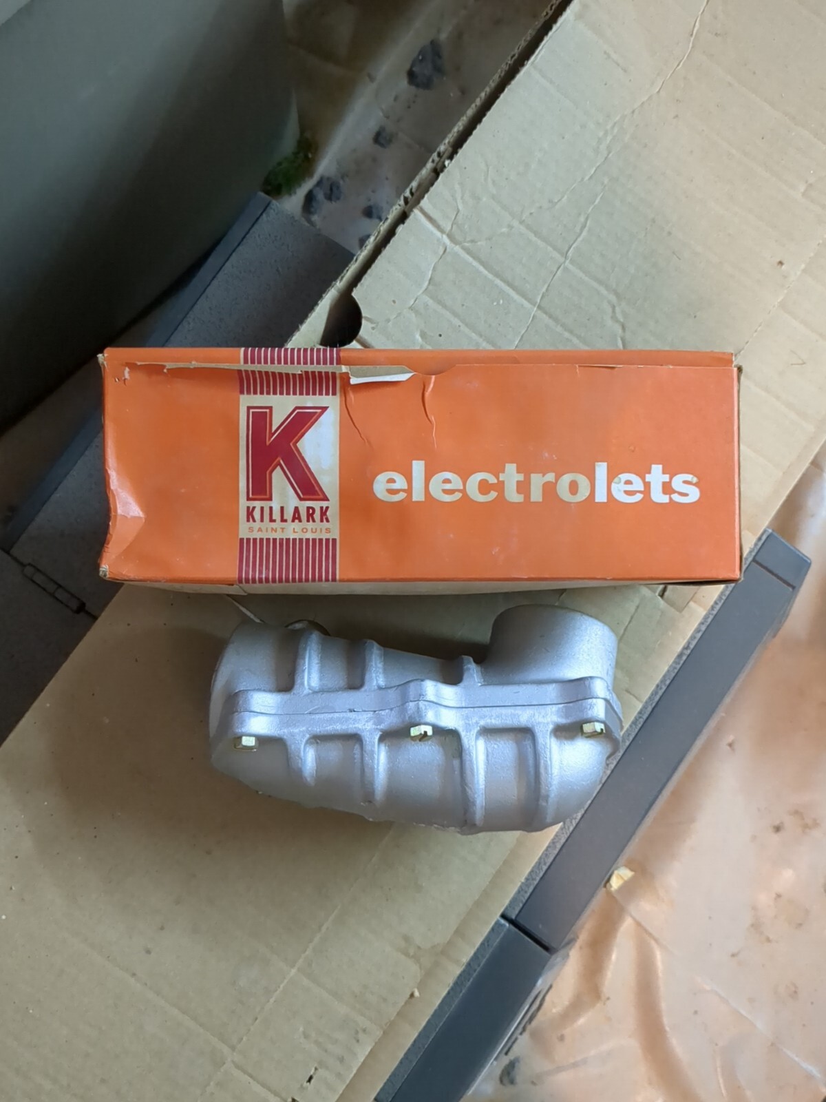 Killark XALB-4 Explosion Proof Fitting Aluminum  1 1/4"