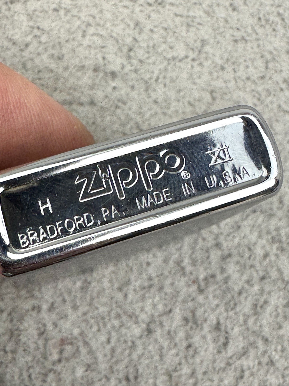 Vintage 1995 Zippo Lighter Plain H (XI) Untested