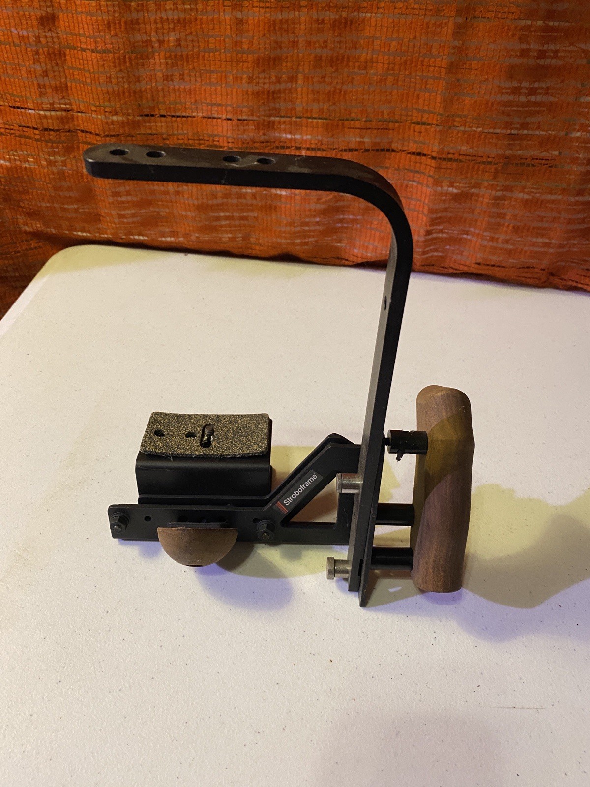Stroboframe RL2000 and other camera handle