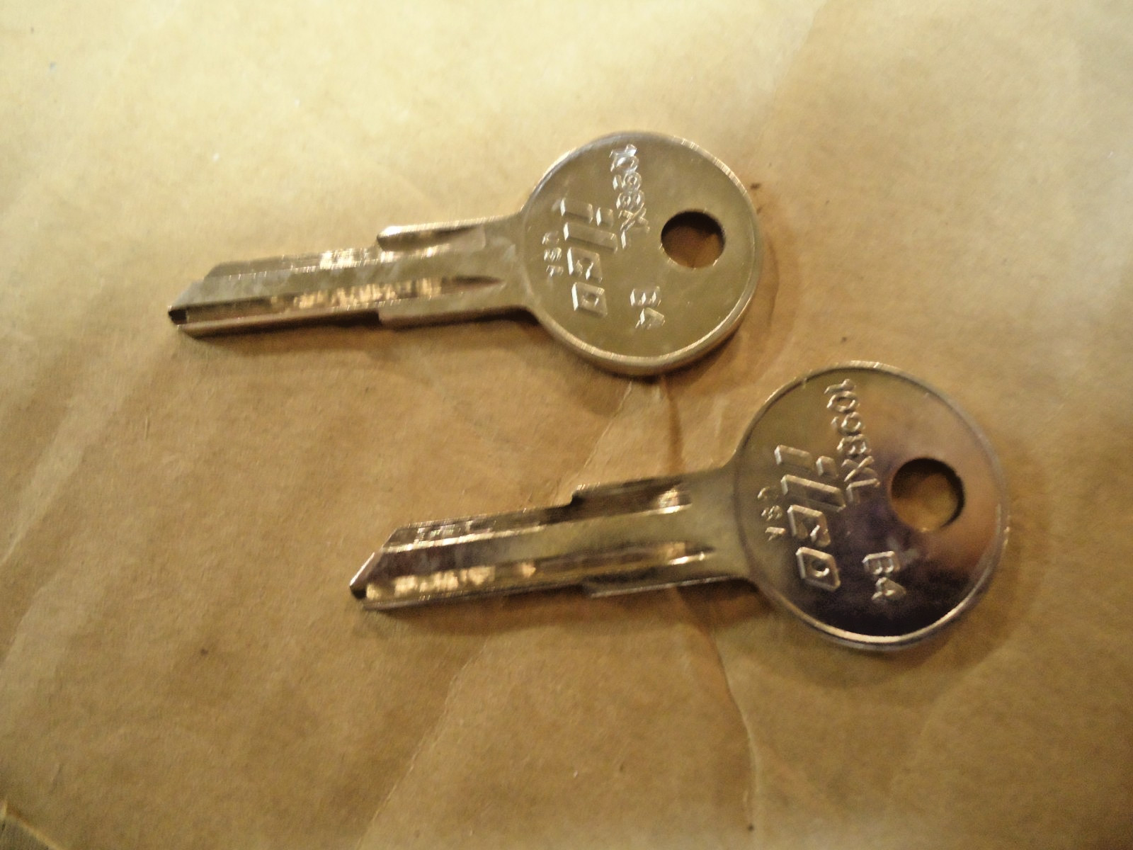 Lot Of 2 Ilco 1098XL  Key Blanks For Briggs & Stratton AMC & Nash 321106 BOX 8