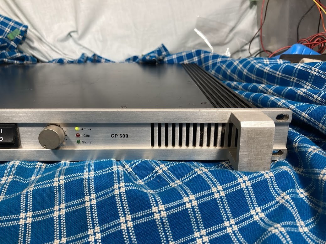 CLASSIC PRO CP600 Power Amplifier 200W 8 Ohm 1U Rackmount Analog