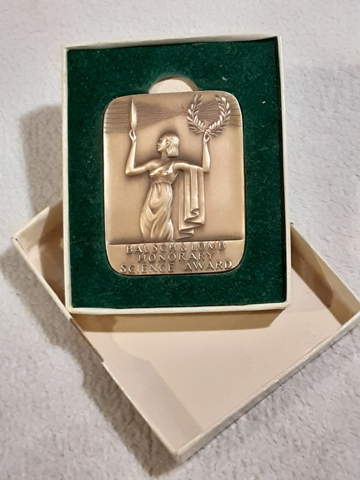 VINTAGE BAUSCH & LOMB HONORARY SCIENCE AWARD MEDAL