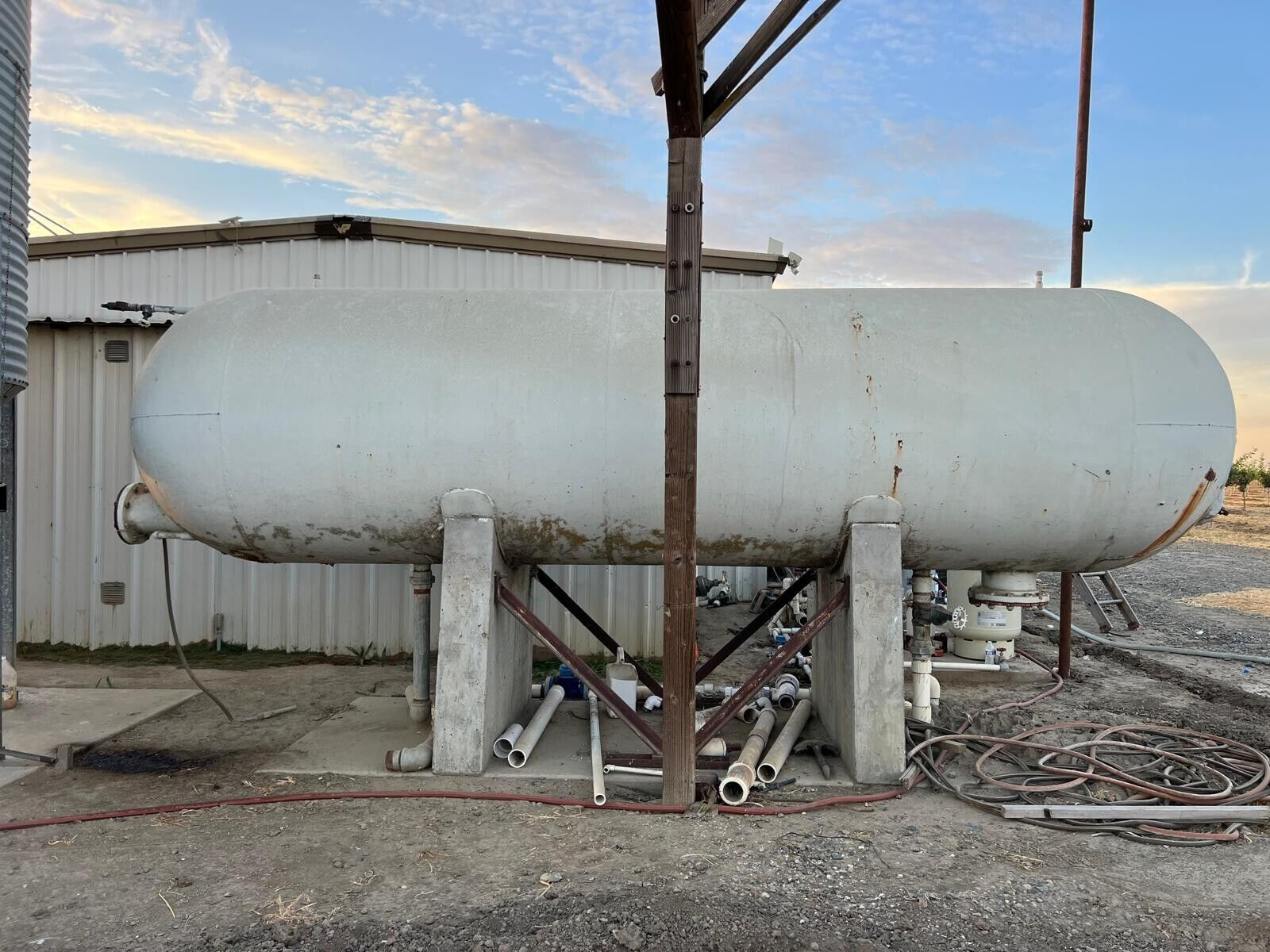 5500 Gallon Steel oxygen Tank used for fish farming (16 feet width) (length 19)