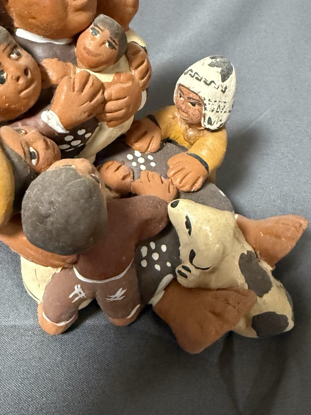 Manos Amigas Peru Terracotta Family Sculpture Folk Art Nativity Style – Repaired