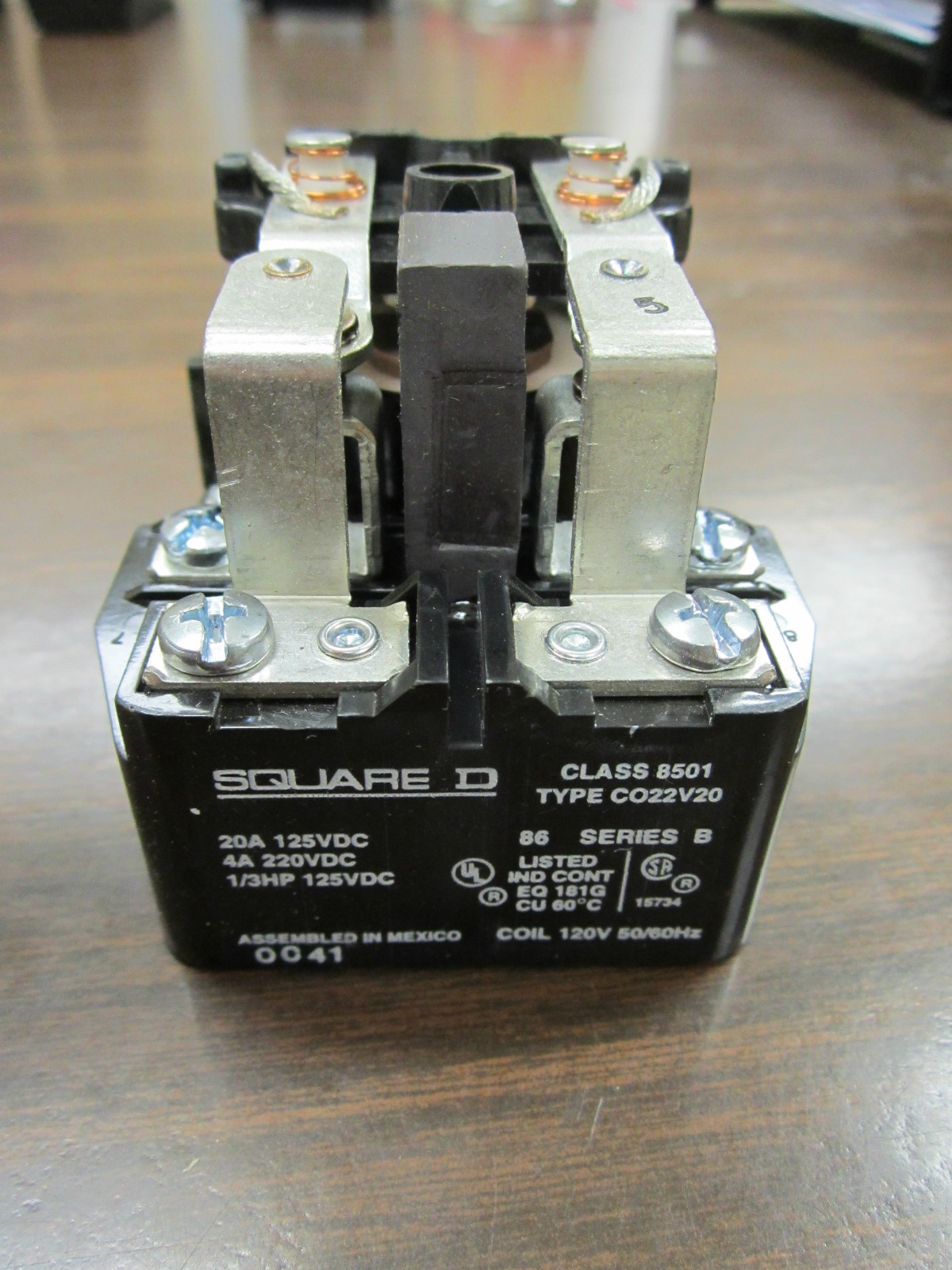 SQUARE D POWER RELAY CONTACTOR 05224 NEW!!