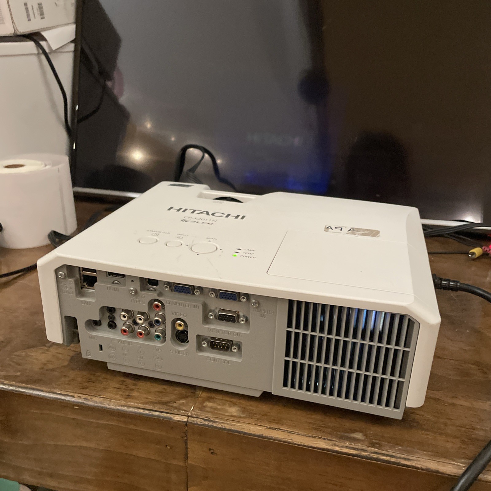 Hitachi CP-X2011N 3lcd Projector