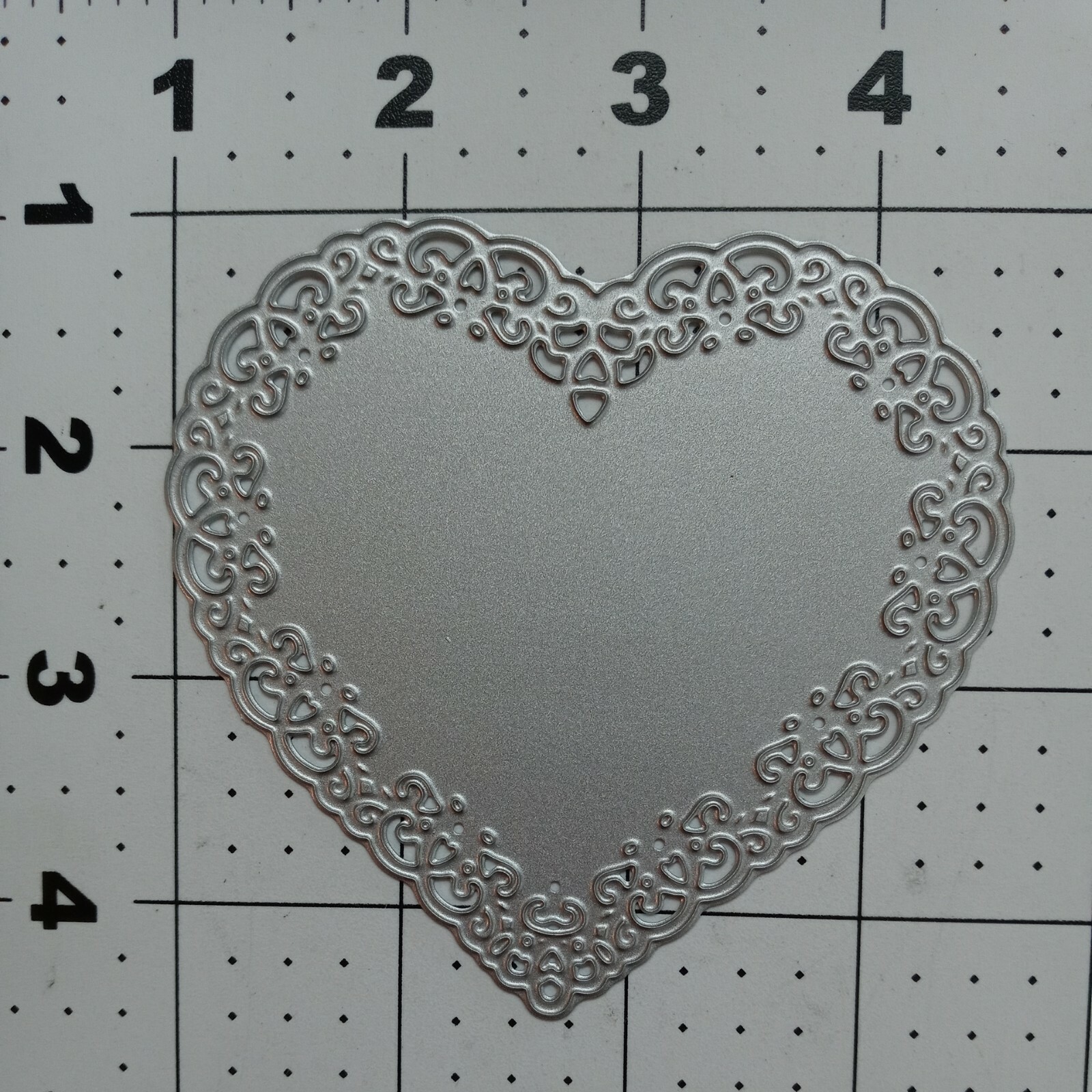 Universal Thin Metal Die Cut Tool Lace edge victorian Valentine heart tag orname