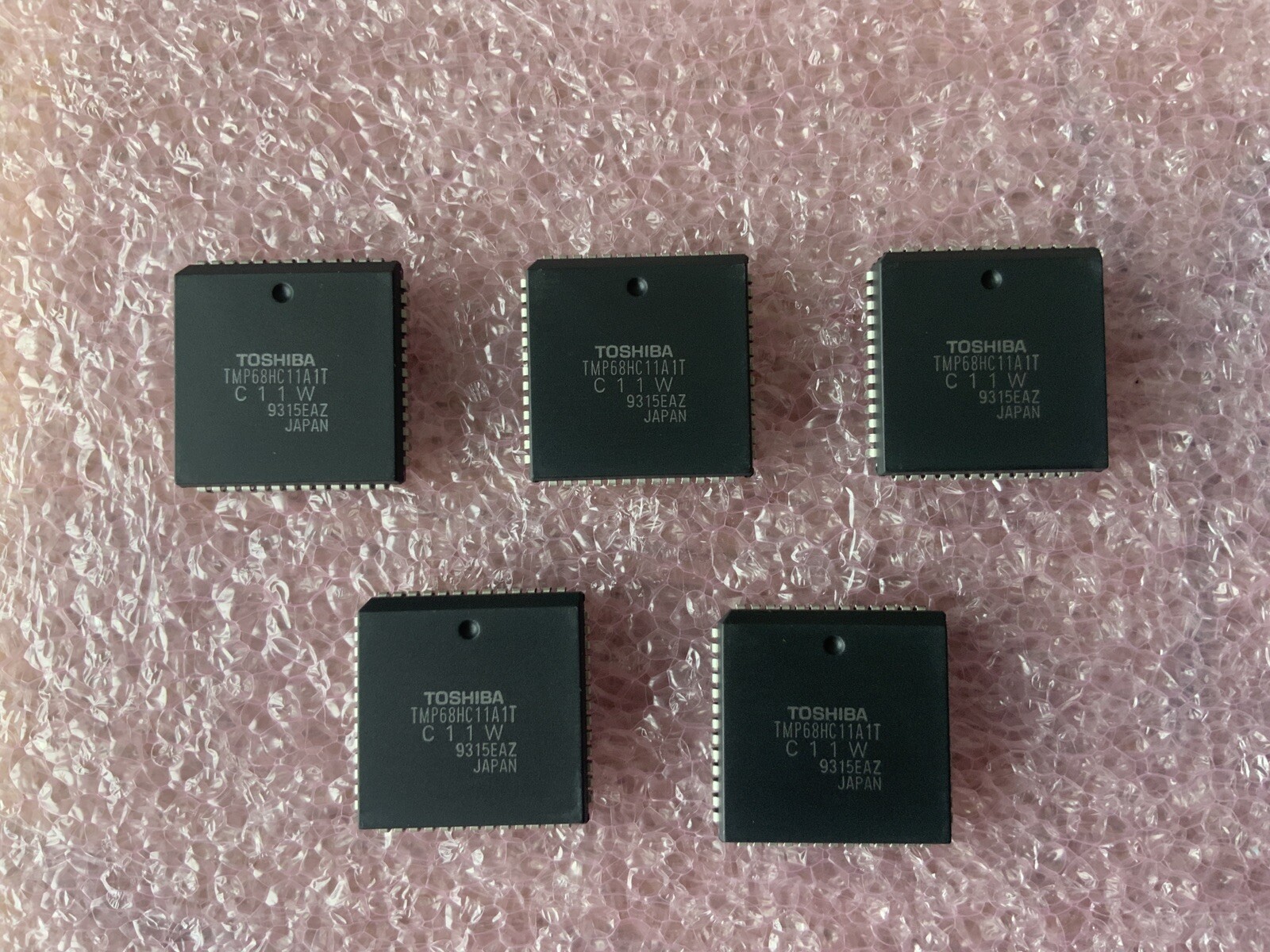 5x TOSHIBA TMP68HC11A1T PLCC-52 Microcontroller RH