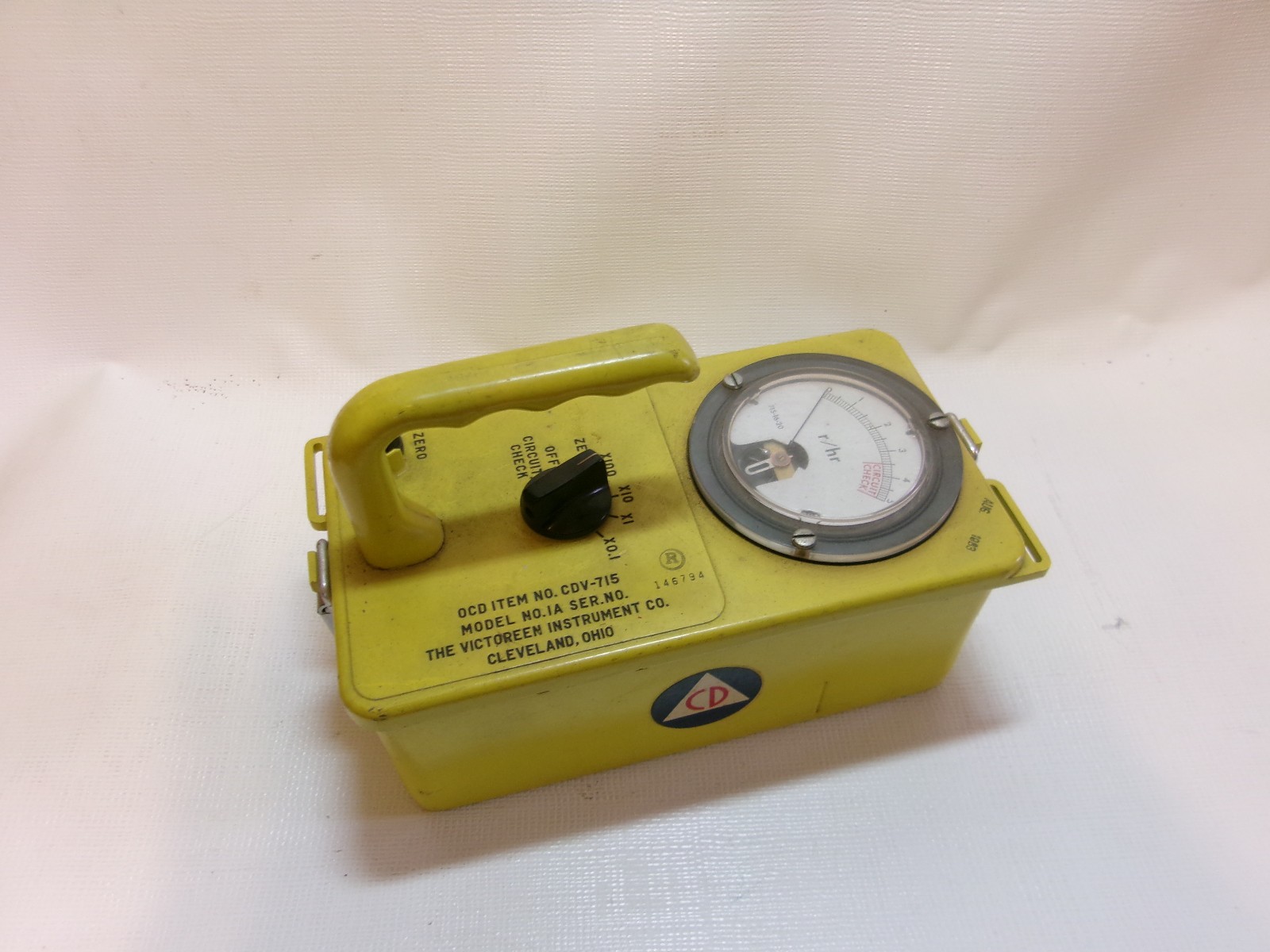 1983 Victoreen Instrument Company CDV-715 Model 1A Geiger Counter