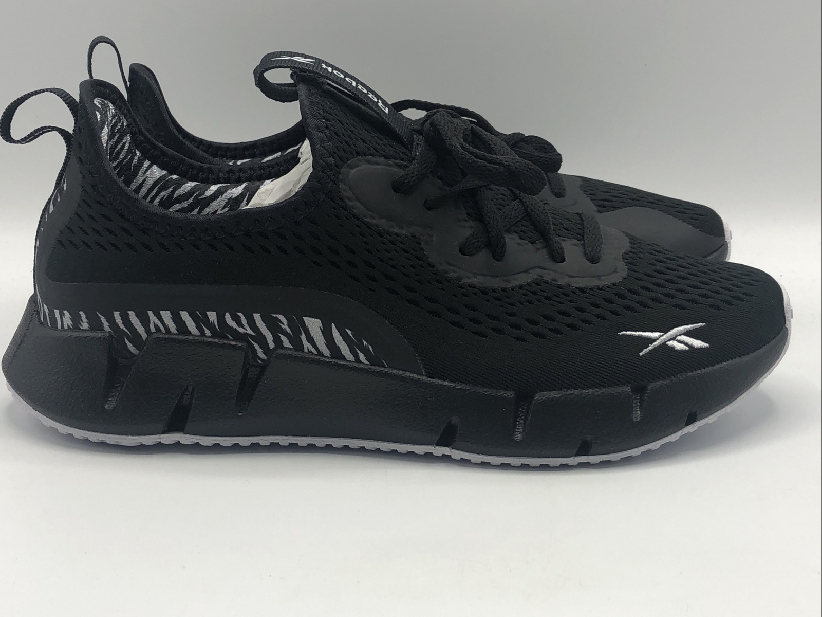 Reebok Zig Sky Women's Size 9.5 Black White Running Sneakers GY5837 New