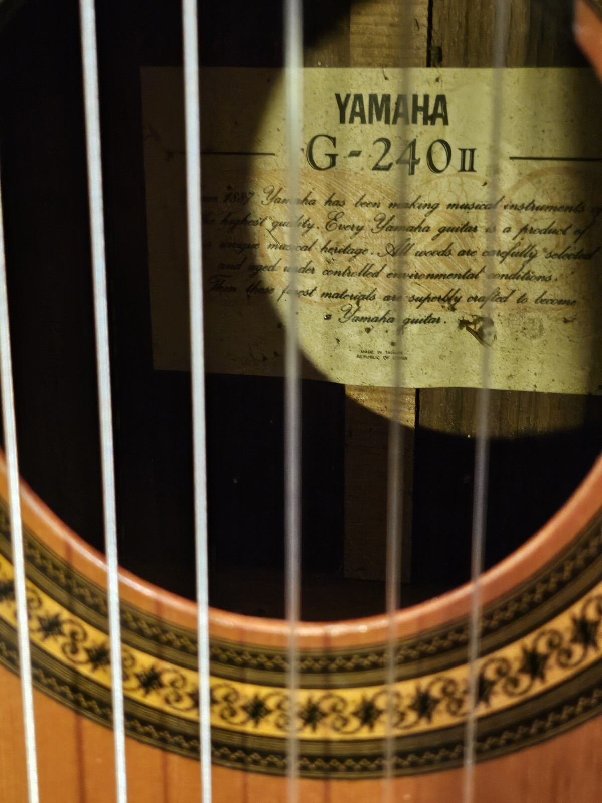 yamaha g-240classical Guitar