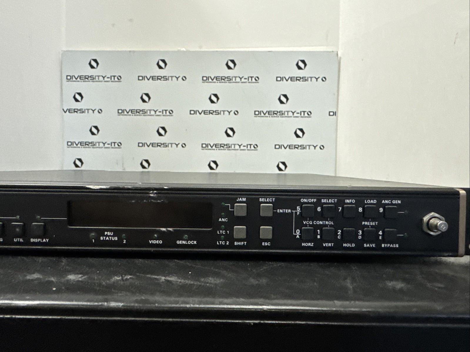 Evertz HD9010TM HD Time Code Master Reader Generator System