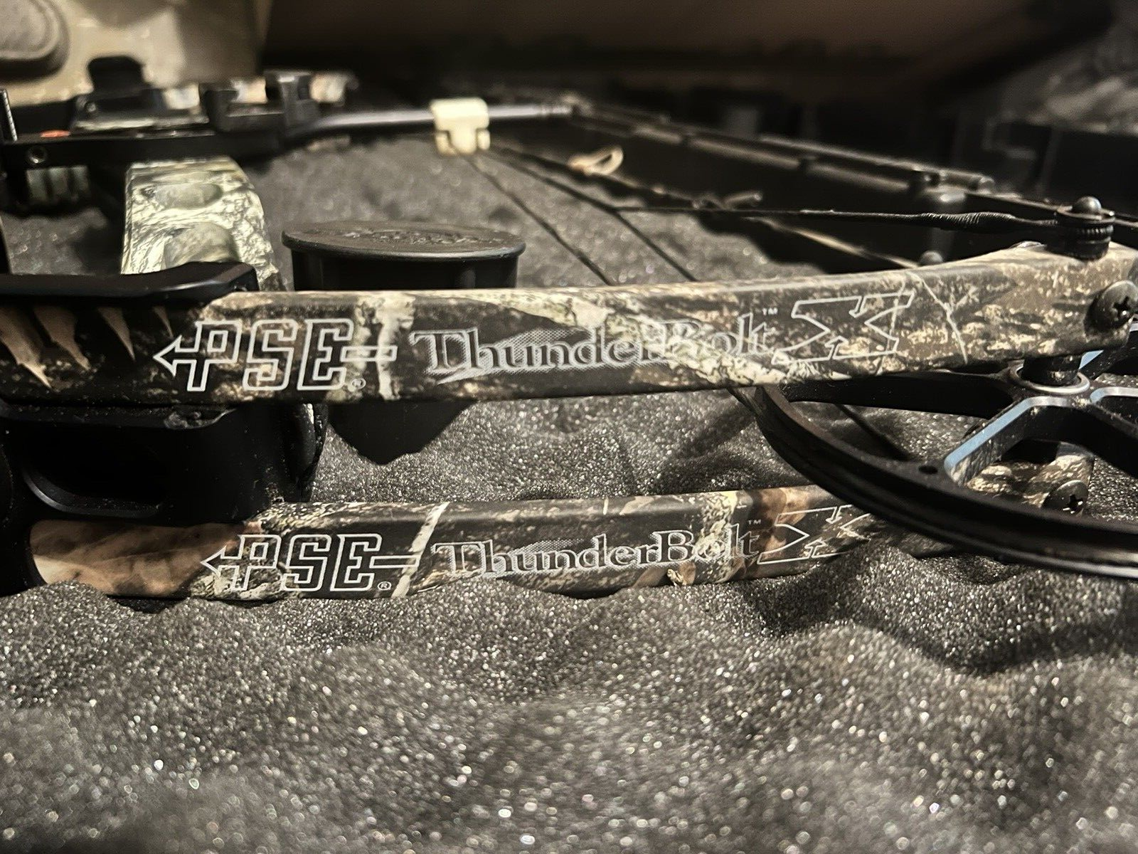 Used PSE compound bow right hand with case & more