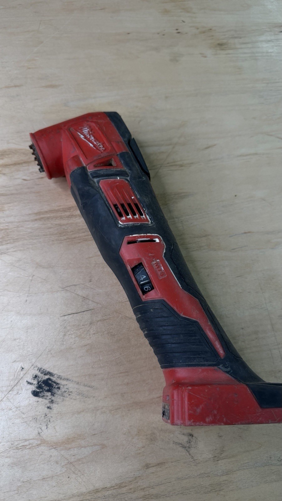 Milwaukee 2626-20 M18 18V Lithium-Ion Cordless Oscillating Tool - Red