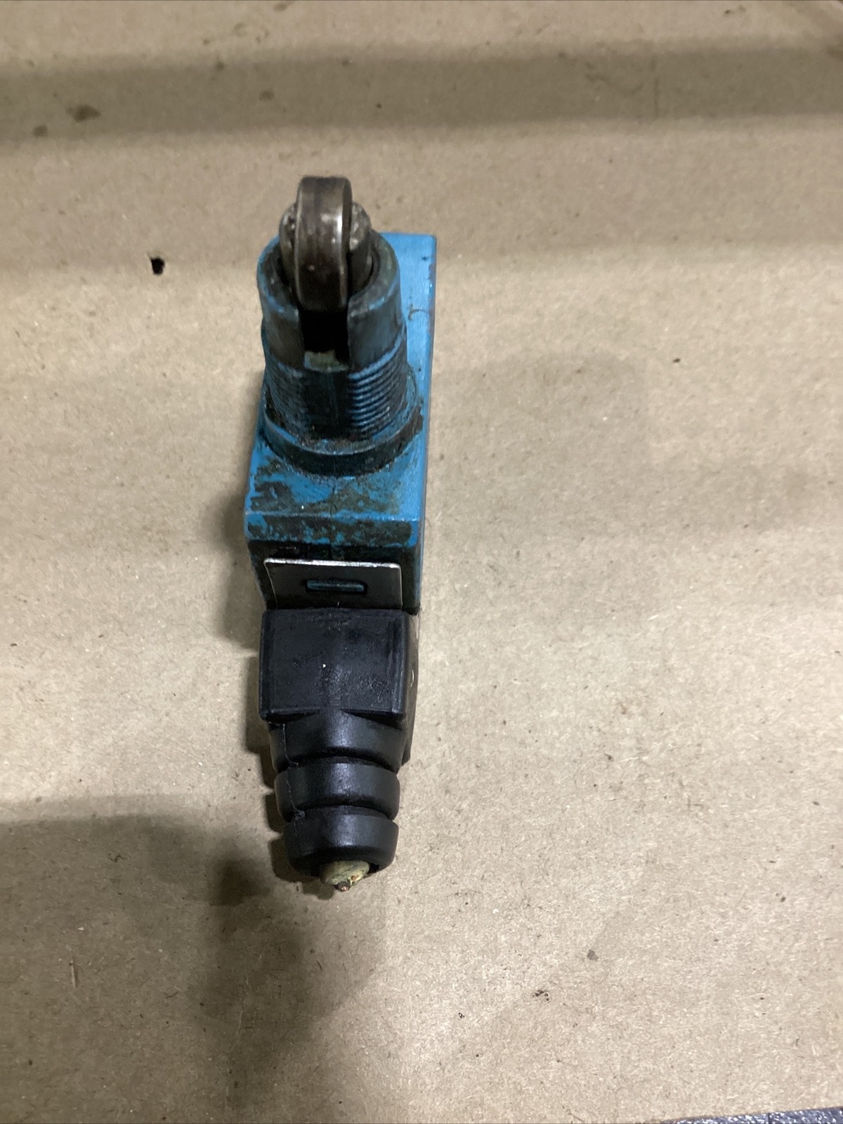 YAMATAKE 1824pf SL1-A micro switch Travel Switch#236G103