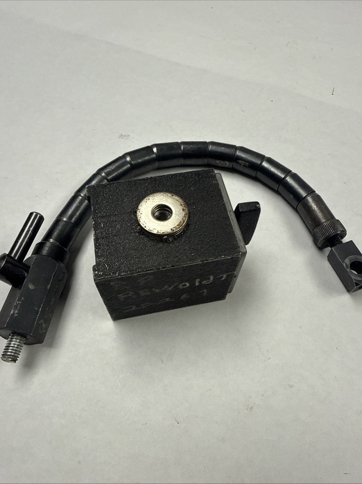 12" FLEXABLE ARM MAGNETIC BASE