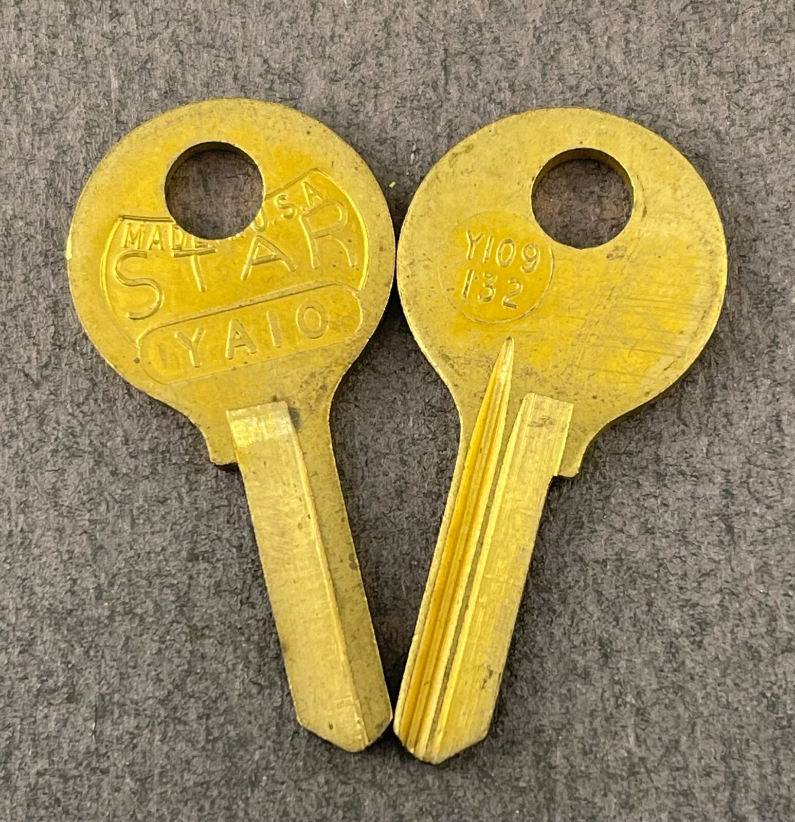 Lots of (2) Y109 YA10 1132 132 Type Key Blanks for Yale