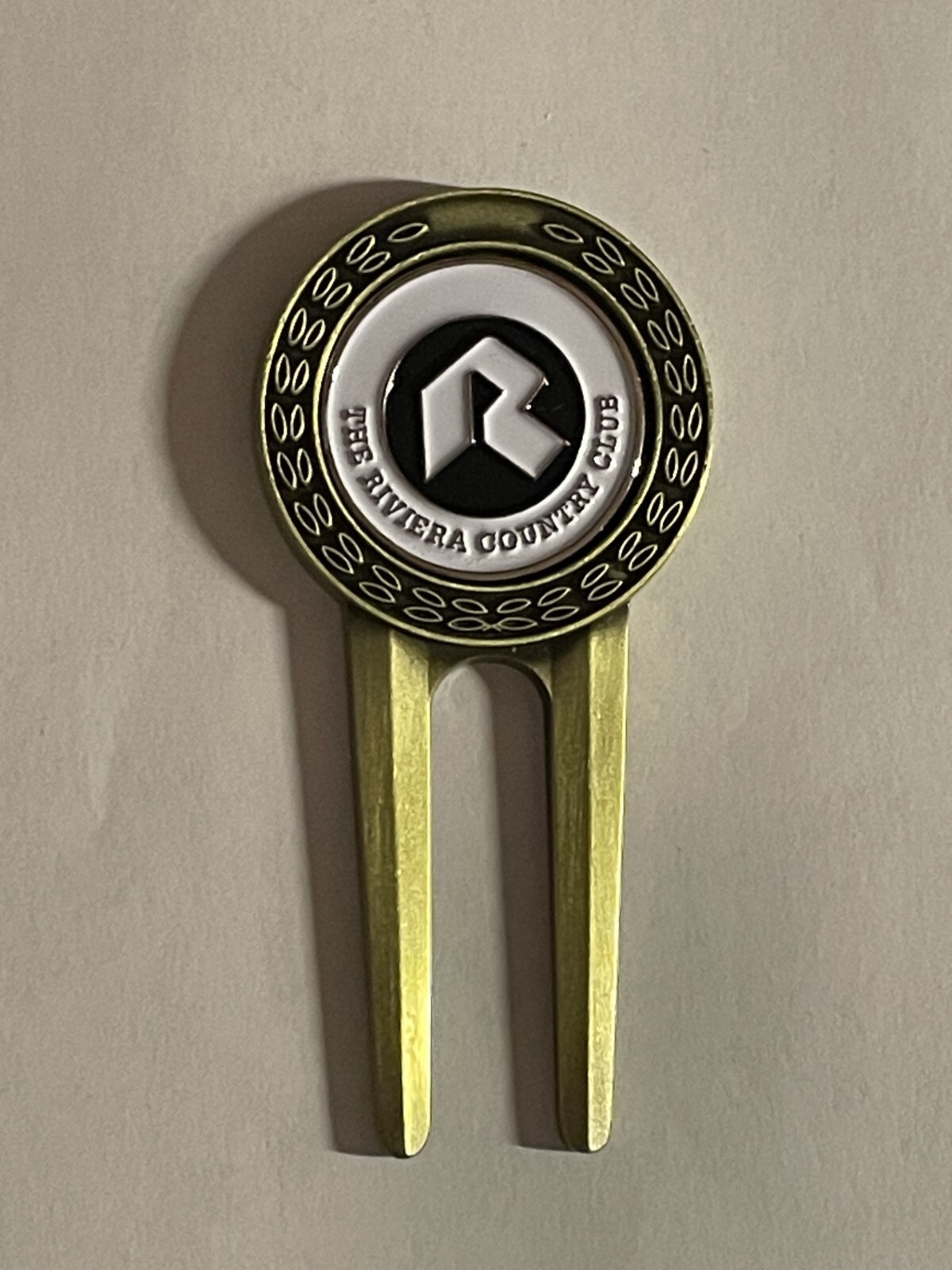 The Riviera Country Club Divot Tool & 1" Coin Style Golf Marker - A Beauty!