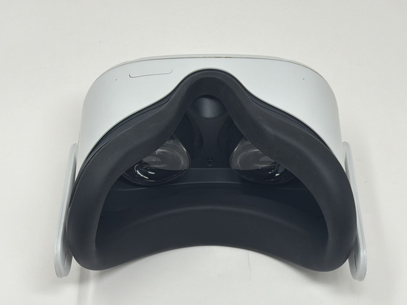 Meta Quest 2 256GB VR Headset Only White Poor Used