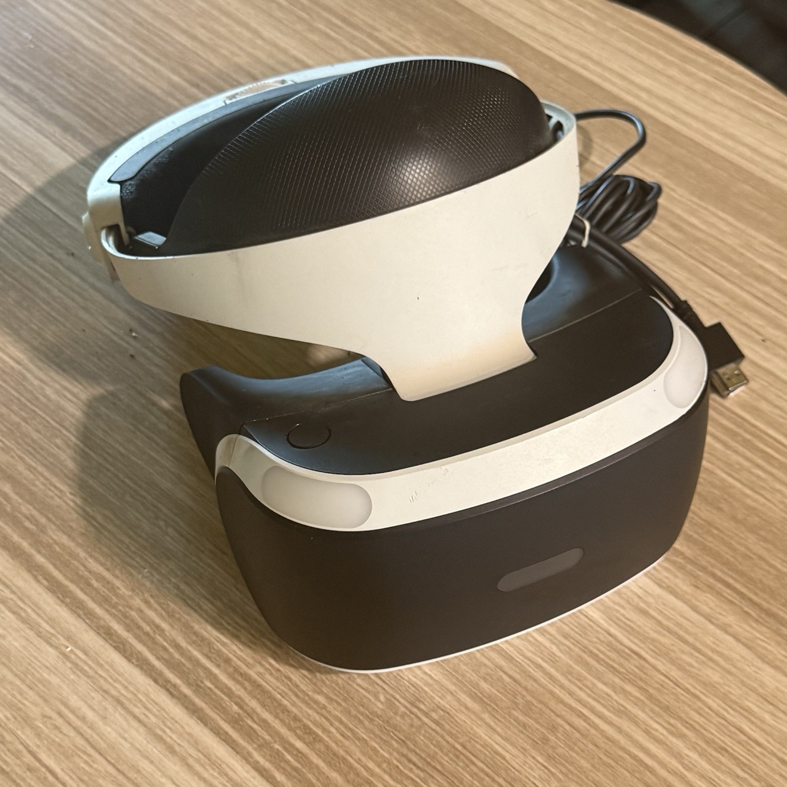 Sony Playstation 4 PS4 Playstation VR 1 - Headset ONLY - White CUH-ZVR2 - USED