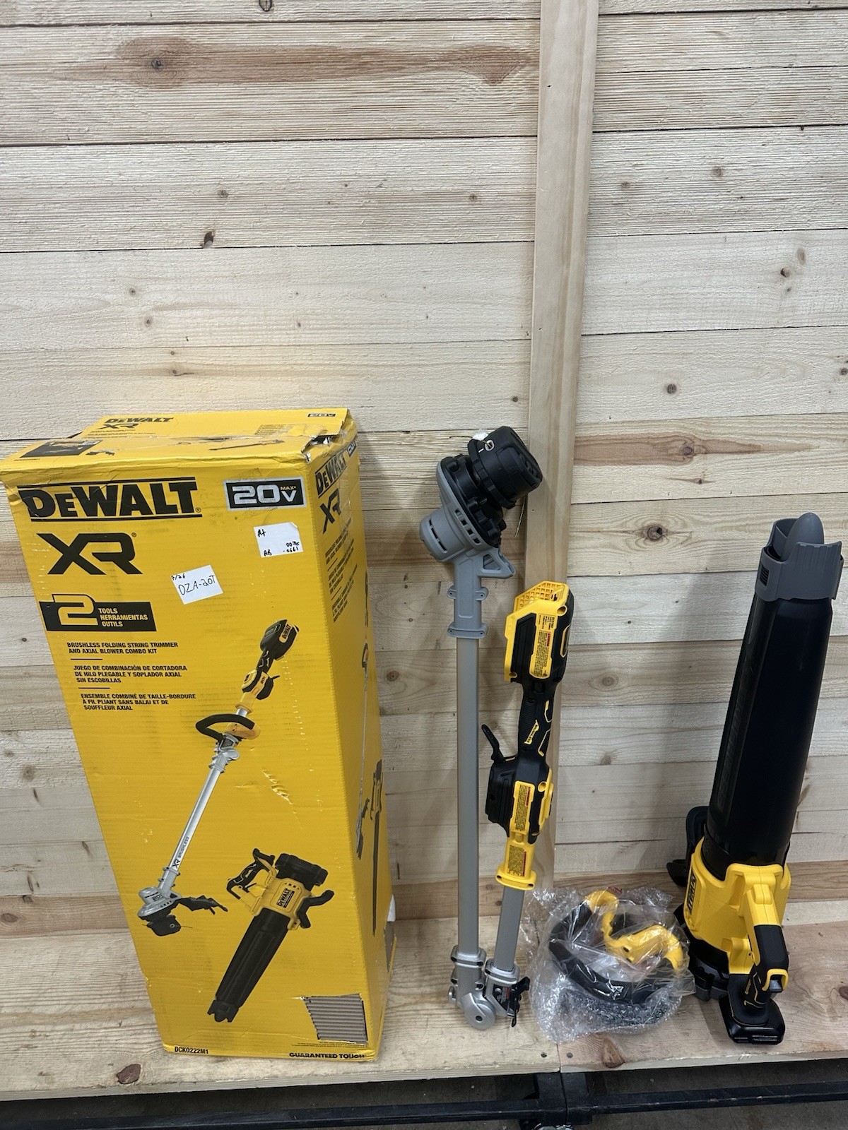 DEWALT 20V MAX String Trimmer & Blower (Tool Only) Open Box OZA-20T